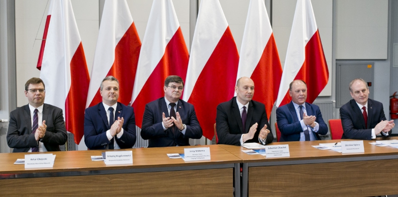 Podpisanie porozumienia o współpracy wojewodów pomorskiego, kujawsko-pomorskiego, warmińsko-mazurskiegi i mazowieckiego na rzecz zrównoważonego rozwoju regionu wodnego Dolnej Wisły. Fot. Jacek Nowacki