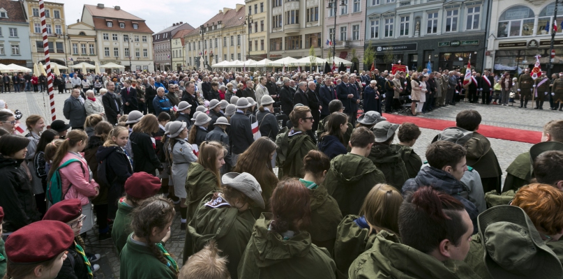 Obchody święta 3 Maja na Starym Rynku. Fot. Jacek Nowacki