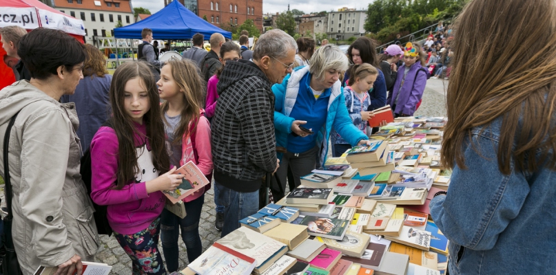 Święto Wolnych Książek na Wyspie Młyńskiej. Fot. Jacek Nowacki