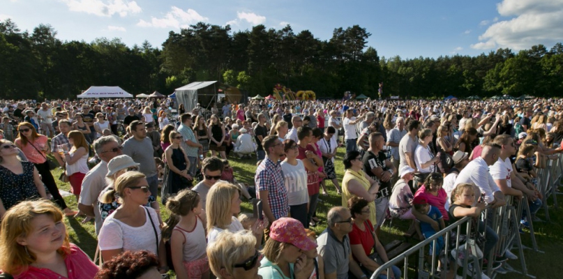 Lato w Myślęcinku 18 czerwca witały tłumy. Fot. Jacek Nowacki