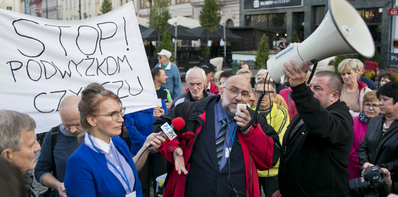 Protest przeciw podwyżkom czynszu w lokalach komunalnych na Starym Rynku - 26.09.2017. Fot. Jacek Nowacki