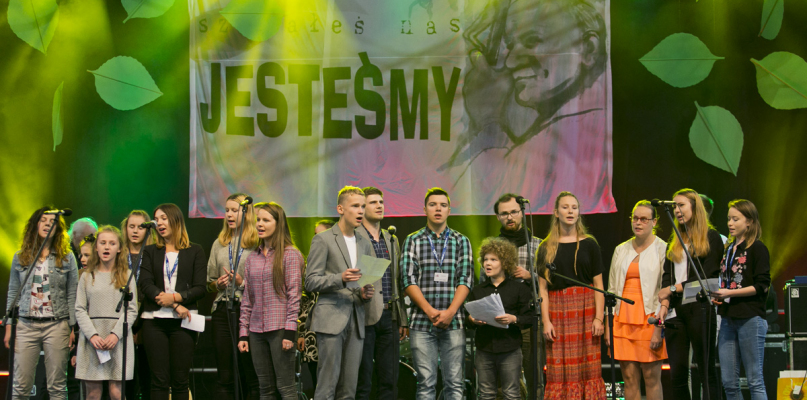 Dzień Papieski w Bydgoszczy zakończyła Karoliada w Łuczniczce. Fot. Jacek Nowacki