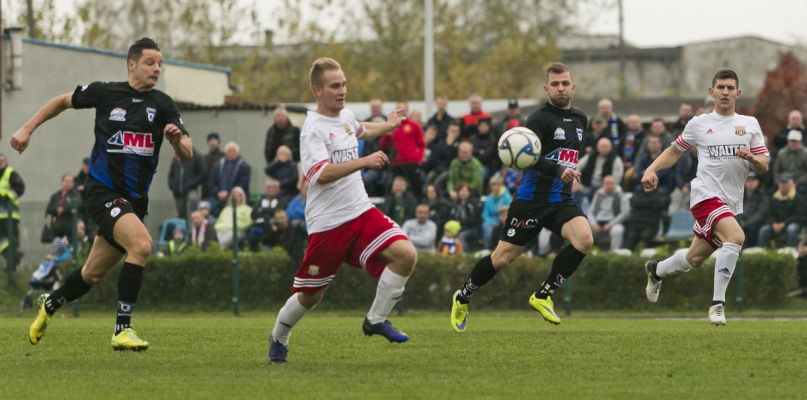 Zawisza Bydgoszcz - Fala Świekatowo 2:1 - Potulice, 14.10.2017. Fot. Jacek Nowacki