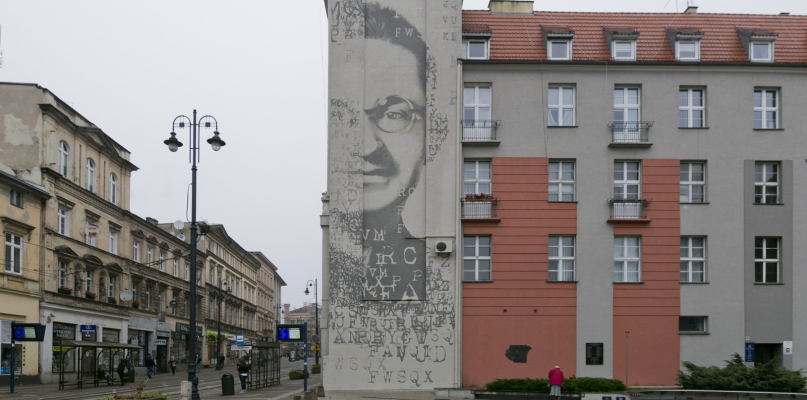 Mural Mariana Rejewskiego na ścianie kamienicy przy Gdańskiej 10. Fot. Jacek Nowacki