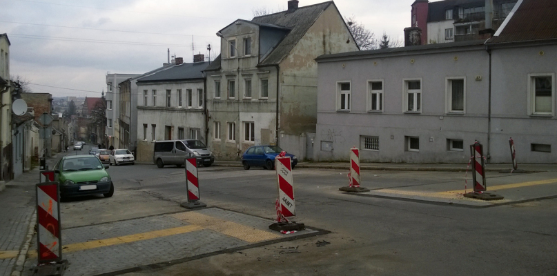 Niewiele jest takich  skrzyżowań, jakie ma Szwederowo. Schodzi się w jednym miejscu aż sześć ulic: Nowodworska, Ugory, Leszczyńskiego, Orla, Na Wzgórze Dąbrowskiego i Podgórna. Fot. Jacek Nowacki