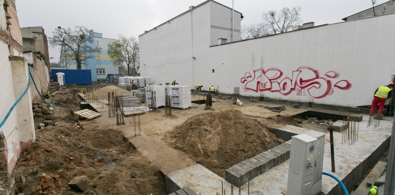 Gdańska 116 - rozpoczęła się budowa hotelu. Fot. Jacek Nowacki