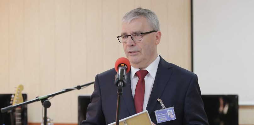 Dyrektor Technikum Elektronicznego Roman Wojciechowski ma powody do dumy. Fot. Jacek Nowacki