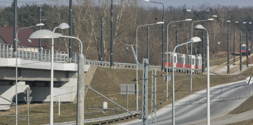 Estakada tramwajowa przy ul. Inwalidów. Fot. Jacek Nowacki