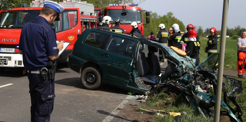 Do najtragiczniejszego wypadku drogowego doszło 29 kwietnia w Ameryczce (gm. Szubin). Zginęły w nim 4 osoby. Fot. KWP w Bydgoszczy. 