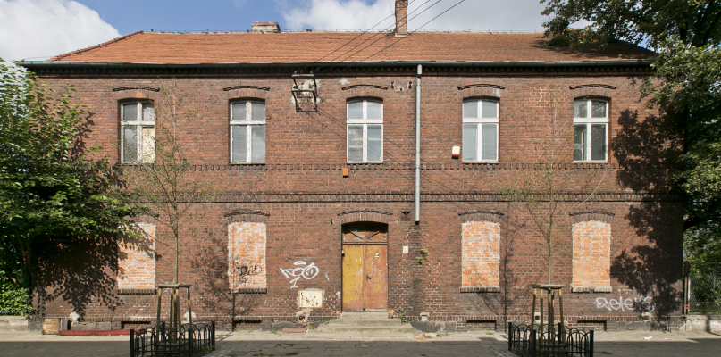 Budynek przy Staroszkolnej 10. Fot. Jacek Nowacki