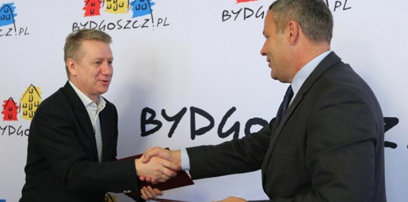 Marek Żydowicz i Rafał Bruski. Zdjęcie z 11 września 2014 roku, kiedy prezydent Rafał Bruski i Marek Żydowicz zawarli porozumienie co do organizacji festiwalu w Bydgoszczy na kolejne lata. Fot. Jacek Nowacki