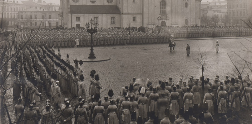 Przegląd wojska podczas urodzin cesarza, pl. Piastowski, fot. Paul Nawrotzki i Emil Wehram, Bydgoszcz, 1914