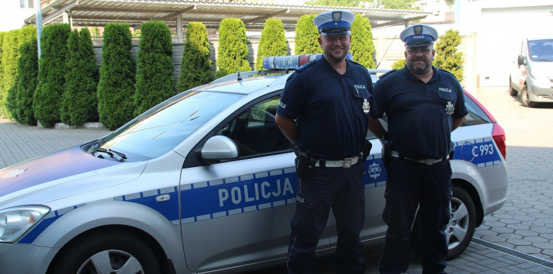 Asp. sztab. Tomasz Wrzalik i mł. asp. Karol Sarnowski. Fot. Policja