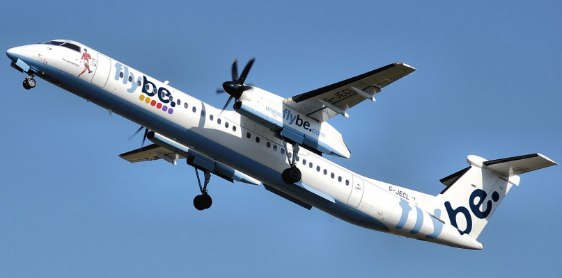 Bombardier Q400.  Fot. Adrian Pingstone /z: Wikipedia/