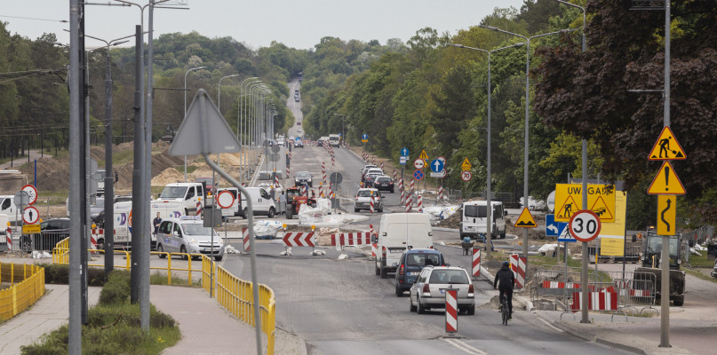 Budowa buspasów do Myślęcinka na ulicy Gdańskiej. Fot. Jacek Nowacki