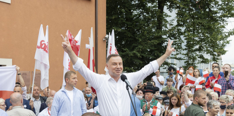 Prezydent Andrzej Duda wygrywa II turę wyborów prezydenckich. Fot. Jacek Nowacki