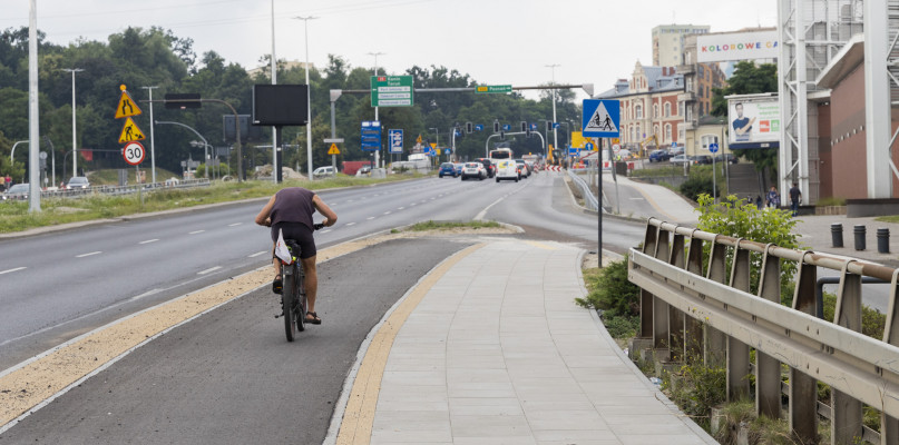 Ulica Kruszwicka - ścieżki rowerowe. Fot. Jacek Nowacki