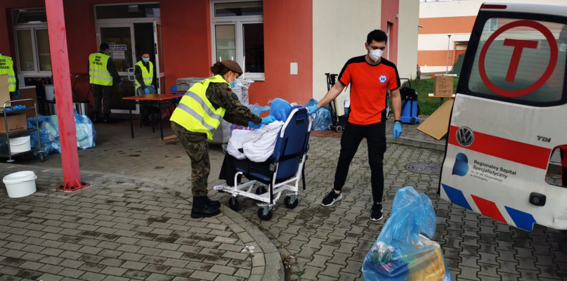 Pomoc terytorialsów dla szpitala w Grudziądzu. Fot. K-PBOT