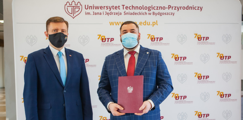 Minister Łukasz Schreiber i rektor UTP prof. Marek Adamski. Fot. Ryszard Wszołek