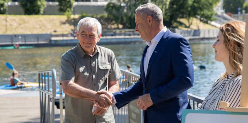 Prezes Karol Słowiński i prezydent Rafał Bruski. Fot. Jacek Nowacki