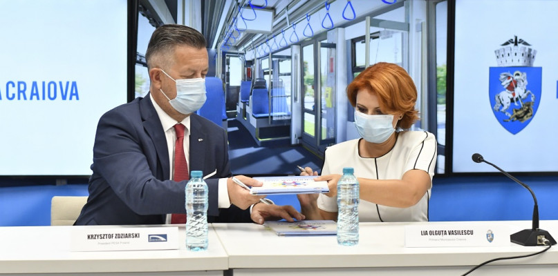 Podpisanie umowy PESA Bydgoszcz - Miasto Krajowa (Rumunia) na dostawę 17 tramwajów