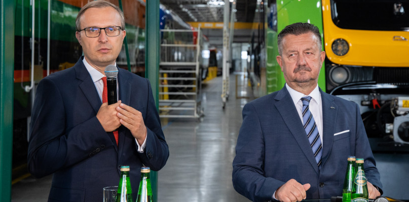 Prezes  PFR Paweł Borys i prezesa Zarządu PESA Krzysztof Zdziarski o Strategii rozwoju PESA z perspektywą do 2025+. Fot. Jacek Nowacki