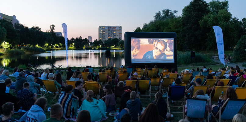 Kino letnie nad Balatonem - kinomanów bawił film 7 psychopatów. Fot. Jacek Nowacki