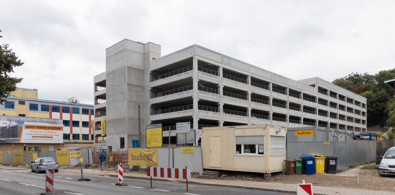 Wielopoziomowy parking przy ul. Grudziądzkiej. Fot. Jacek Nowacki