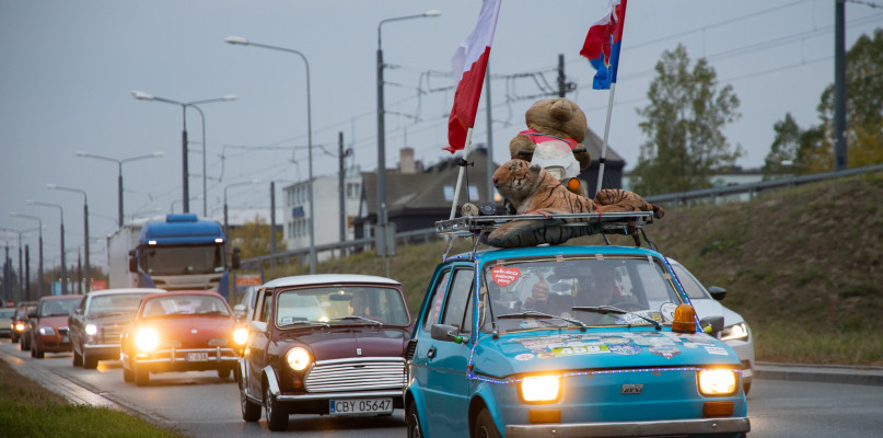 Bydgoskie klasyki nocą przed Fabryką Lloyda. Fot. Jacek Nowacki